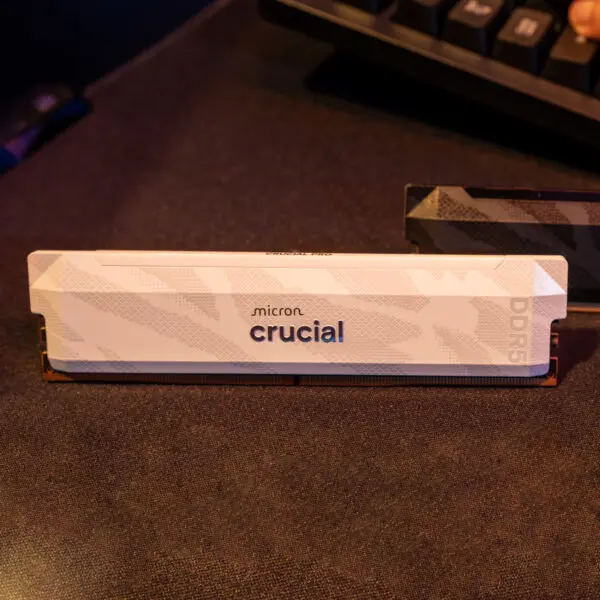 CP16G64C32U5W Crucial-Pro-16GB-6400Mhz-DDR5-Desktop-OC-Gaming-Memory-White wr 05a Crucial Pro 16GB 6400Mhz DDR5 Desktop OC Gaming Memory - White