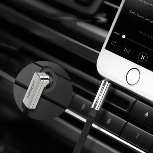 UGREEN AV119 Right-angled 3.5mm Flat Aux Cable 2m - Black/Silver
