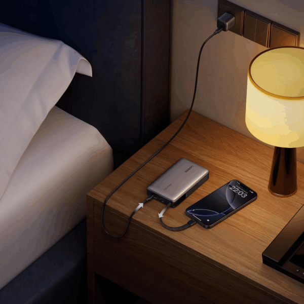 UGREEN Nexode 145W 20000mAh  Power Bank with built-in USB Type-C Cable