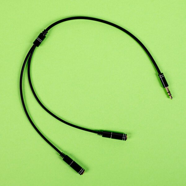 GAP35M2F wr 04a Gizzu 3-Pole Audio Splitter Cable - Black